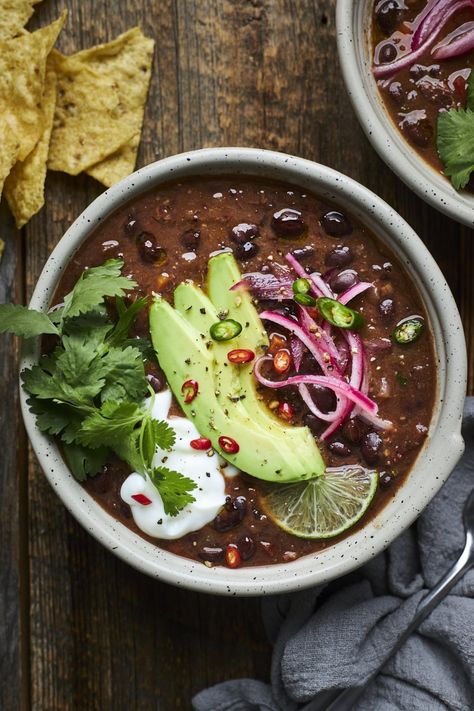 Mexican Black Bean Soup, Bean And Bacon Soup, Black Bean Soup Recipe, Chili Beans, Homemade Comfort Food, Bean Soup Recipe, Black Bean Soup, How To Cook Beans, Soup And Stew