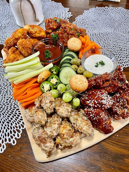 Beyond-my-thoughts: Chicken Wing Charcuterie Hot Wings Charcuterie Board, Charcuterie Board Wings Ideas, Charcuterie Board Ideas Wings, Hot Wing Charcuterie Board, Chicken Wing Platter Ideas, Chicken Wing Board Ideas, Pizza And Wings Charcuterie Board, Wings Charcuterie Board Ideas, Wing Boards For Parties