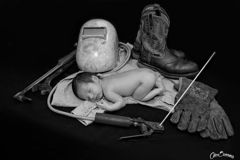 With daddy's tools of the trade. Welder baby. 10 day old iron worker. Welder Gender Reveal Ideas, Newborn Pictures With Welding, Baby Nursery Inspiration, Pregnancy Announcement To Husband, Pregnancy Announcement Photos, Baby Boy Pictures, Newborn Baby Photoshoot, Baby Boy Photos, Maternity Photography Poses