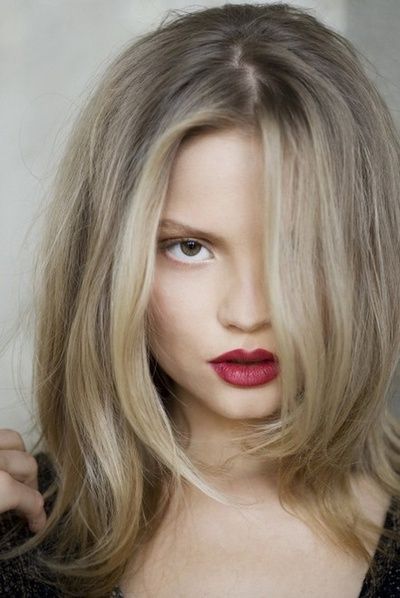 Deep, dark red lips #lipstick // Also love the hair color #beauty Outfits January, Hair Color For Fair Skin, Ash Blonde Hair Colour, Magdalena Frackowiak, Latest Hair Color, January Nails, Dirty Blonde Hair, Nails Winter, Ash Blonde Hair