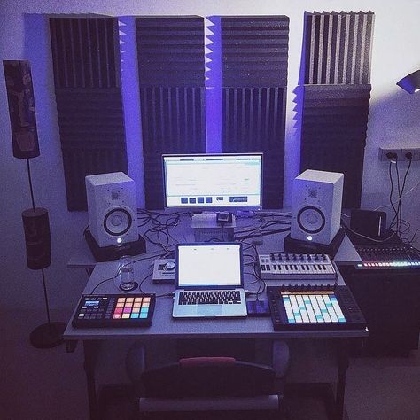 Music Production Studio, Home Recording Studio Setup, Recording Studio Setup, Dj Room, Home Studio Ideas, Home Music Rooms, Audio Studio, Recording Studio Design, Recording Studio Home