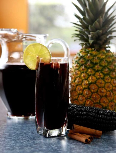 Peruvian Drinks, Hibiscus Drink, Purple Corn, Pineapple Drinks, Peruvian Food, Menu Inspiration, Peruvian Recipes, Citrus Juice, Grape Juice