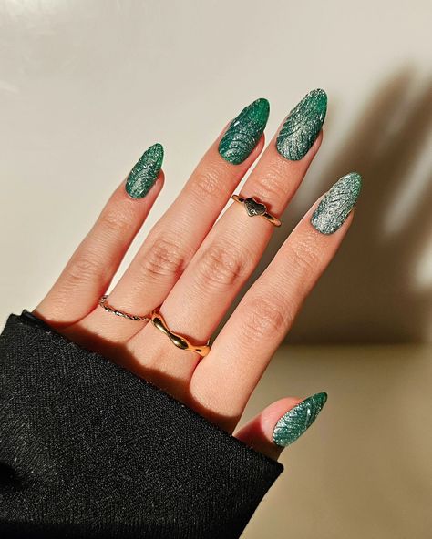 pics don't do these justice, swipe for the video ib: @snail_smileroom 🥹✨️ Ft. @gelcare.official Velveteen, Green Velvet, Matte Top Coat @ibdbeauty Clear Builder Gel #magnetic #velvetnails #3dnails #spring #cateyenails #pressons #grunge #retro #pinterestnails #90s #summernails #grungecore #velvetdynasty #torontonails #nailinspo #gelpolish #inbeautmag #nailstagram #springnails #emerald #gelnails #yellows #2024nails #ongles #uñas #greens #aesthetic Greens. Easy Velvet nails. 3d nail art. Pr... Velvet Nails, Cat Eye Nails, 3d Nail Art, 3d Nails, Green Velvet, Spring Nails, Gel Polish, Summer Nails, Nail Inspo