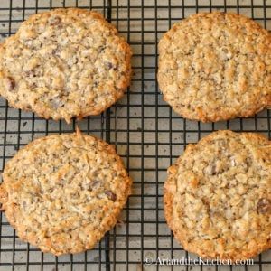 Chia Hemp Seed Oatmeal Cookies - Art and the Kitchen Hemp Seed Oatmeal, Chia Seed Cookies, Chia Seed Oatmeal, Cookies Art, Seed Cookies, School Recipes, Oatmeal Cookie Recipes, Hemp Seed, School Food