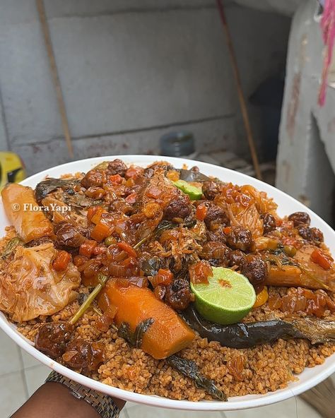 Thieboudienne or Senegalese Jollof🇸🇳 tu mange tu reste huh • • • • • #jollofrice #senegalesefood #africanfood #africanfoods #jollof #africanfoodyummy #senegal #senegal🇸🇳 Senegalese Food, Jollof Rice, African Food, Cooking Recipes, Yummy Food, Quick Saves