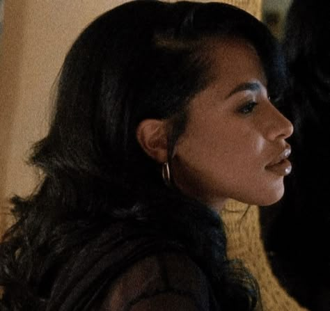 Aaliyah Romeo Must Die, Romeo Must Die, Aaliyah 90s, Side Profiles, Aaliyah Haughton, Cindy Kimberly, Side Profile, Aaliyah, Movie Scenes