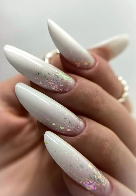 Slim Almond Nails, Slim Nails Design, White Oval Nails, Nails Slim, Dip Nail Designs, Slim Nails, Nails Vibrant, Classy Almond Nails, Long Almond Nails