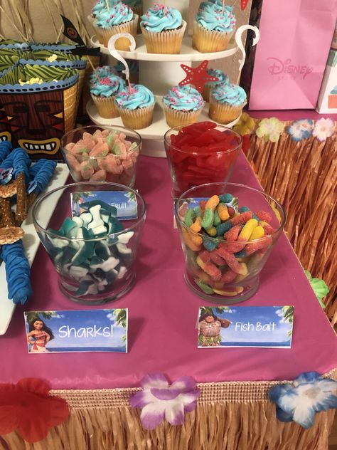 Moana Themed Birthday Party Activities, Moana Birthday Activity Ideas, Moana Birthday Party Snack Ideas, Moana Snack Table, Moana Birthday Snack Ideas, Moana Party Snacks, Moana Themed Desserts, Moana Theme Birthday Party Ideas, First Birthday Moana Theme