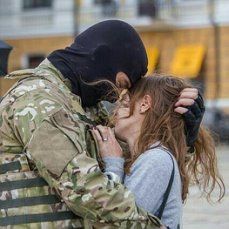 Military Boyfriend, The Magicians Syfy, Military Husband, Soldier Boy, Military Aesthetic, Military Couples, Army Couple, Military Wallpaper, Nostalgic Pictures