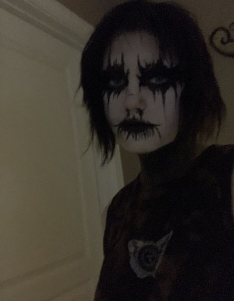 Corpse Makeup Black Metal, Corpse Makeup, Corpse Paint, Concert Makeup, Alt Makeup, Makeup Tut, Emo Makeup, Face Painting Halloween, School Makeup