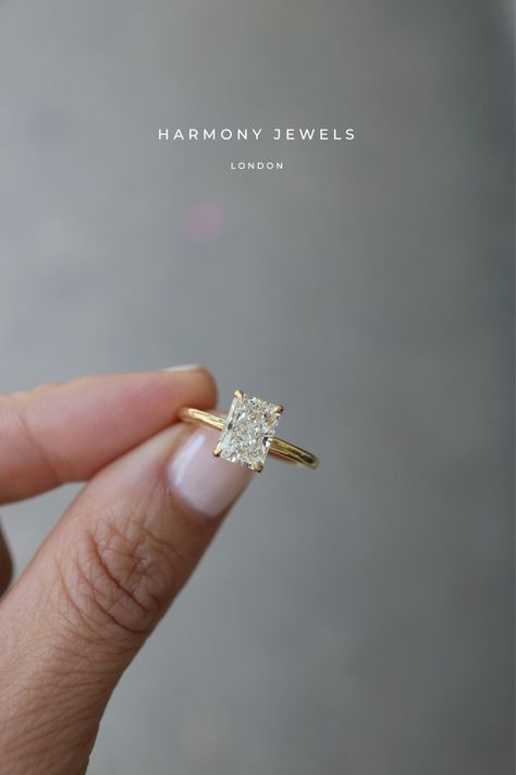 Princess cut engagement ring