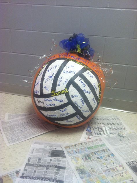 Volleyball Pumpkin Painting, Pumpkin Painting Ideas Volleyball, Pumpkin Carving Ideas Volleyball, Pumpkin Decorating Baseball, Volleyball Pumpkin Carving, Volleyball Pumpkin, Pumpkin Painting Ideas Football, Sports Painted Pumpkins, Sports Banquet