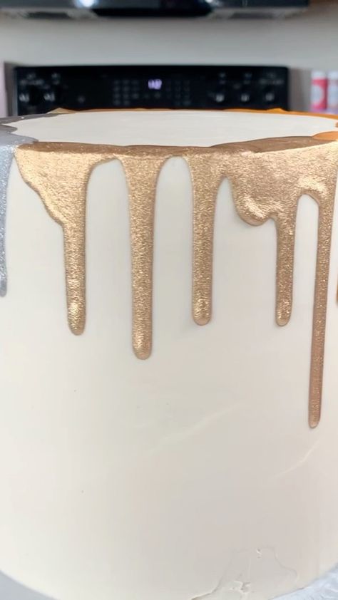 Gold Drip Cake Ideas, How To Do Gold Drip On Cake, Gold Cake Drip Tutorial, Gold Drip Recipe For Cake, Gold Frosting How To Make, How To Use Edible Glitter Dust On Cake, How To Make Gold Drip Icing, Rose Gold Drip Cake Birthday, How To Make Gold Drip For Cake