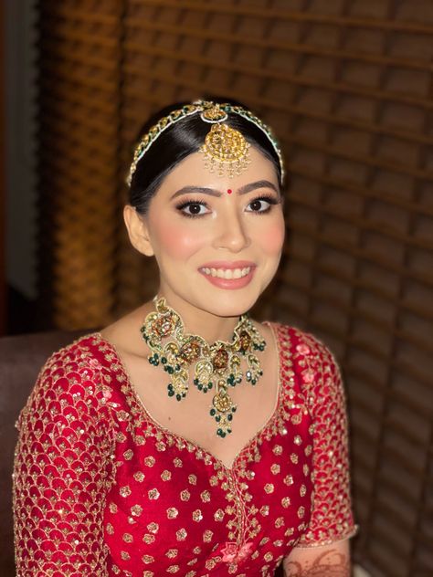 Perfect, dewy airbrush makeup for Indian bride for her wedding day. Airbrush Bridal Makeup Natural, Makeup Looks Bridal Indian, Makeup For Indian Bride, Airbrush Makeup Looks, Makeup Looks Bridal, Airbrush Bridal Makeup, Bridal Makeup Indian, Natural Bridal Makeup, Bridal Indian