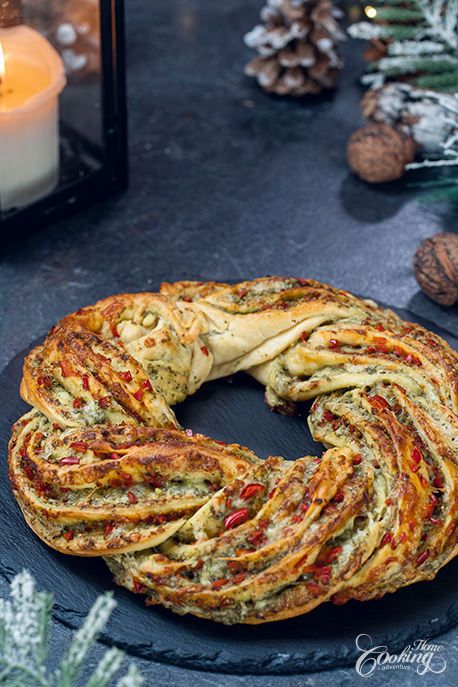 Christmas Wreath - Christmas Braided Bread Savory Braided Bread, Braided Bread Recipe Stuffed, Braided Bread Stuffed, Christmas Wreath Bread, Bread Braids, Braided Bread Recipe, Elegant Christmas Dinner, Festive Bread, Bread Wreath