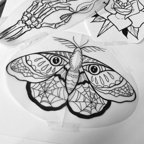 Spooky Moth Tattoo, Spooky Butterfly Tattoo, Music Flash Tattoos, Spooky Floral Tattoo, Spooky Butterfly, Zombie Pin Up, Henna Tattoo Designs Hand, Piercing Inspo, Moth Tattoo