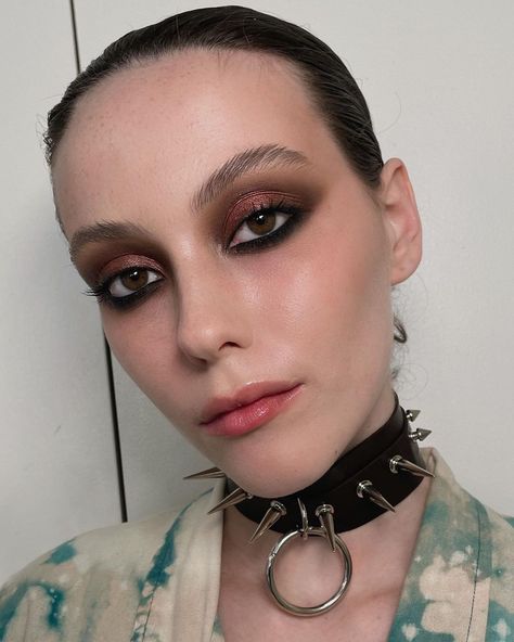 Gold Grunge Makeup, Metalic Make Up Aesthetic, Glam Rock Eye Makeup, Metallica Makeup, Rock Glam Makeup, Kate Markowitz, Metal Makeup Looks, Rockstar Eyeshadow, Rock Makeup Looks