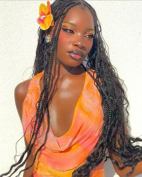 @isabelleikpeme is an emerging creator whose makeup transports you to a super graphic ultra modern world, we can’t help but appreciate her🩷💫 Artsy Makeup, Sunset Makeup, Halloween Makeup Inspiration, Cool Makeup Looks, Black Photography, Vacation Vibes, Hot Hair Styles, Eye Makeup Art, Ultra Modern