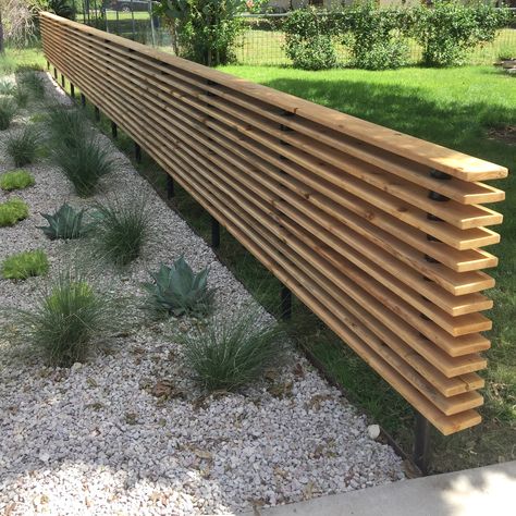 Gard Modern, Modern Landscape Design Front Yard, Pagar Modern, Moderne Have, Front Yard Landscape, Modern Fence Design, Landscape Modern, Yard Landscape, Modern Landscape Design