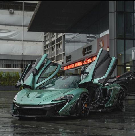 Green Mclaren, Maclaren Cars, Rs6 Audi, Mclaren Cars, Audi Rs3, Super Sport Cars, Mc Laren, Mclaren P1, Super Luxury Cars