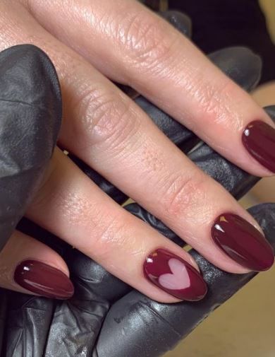 Almond Gel Manicure Ideas, Purple Nails Oval Shape, Short Nail Burgundy, Dark Feminine Nails Short, Decent Nails Simple, Deep Red Nail Ideas, Short Maroon Nails With Design, Maroon Heart Nails, Simple Red Nails Designs