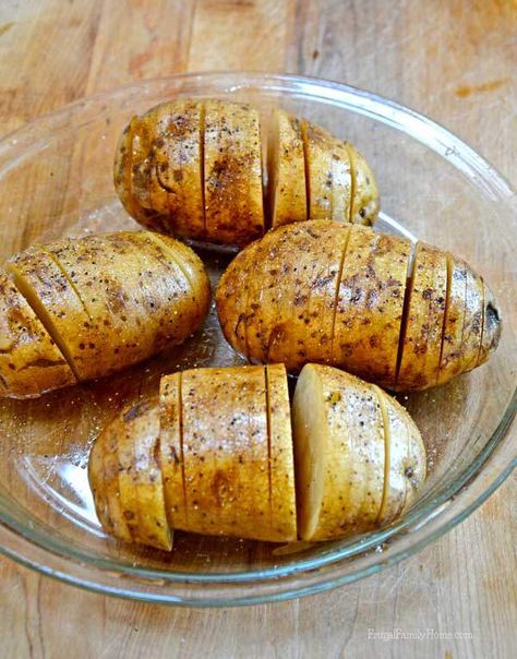 Microwave Potato Recipes, Hasselback Baked Potato, Cook Potatoes In Microwave, Microwave Potatoes, Quick Potato Recipes, Potato Side Dishes Easy, Baked Potato Microwave, Easy Baked Potato, Baked Potato Slices