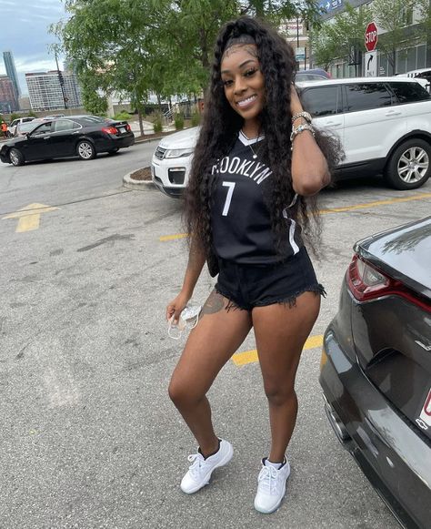 Sweatshorts Shorts Outfit Black Women, Jersey And Shorts Outfit Women, Sweatshirt And Shorts Outfit Black Women, Jersey Outfit With Shorts, Hoodie Shorts Outfit Black Women, Jersey Shorts Outfit Women Streetwear, Outfit With Shorts, Jersey Party, Drip Clothing