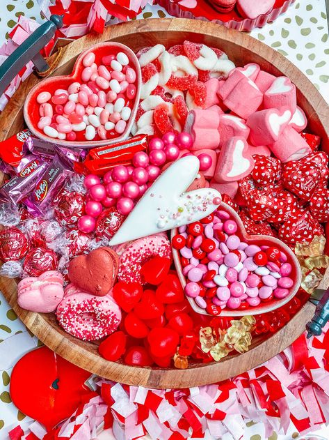 Red Candy Charcuterie Board, Valentine’s Day Candy Charcuterie Board, Valentine’s Day Candy Salad, Candy Charcuterie Board Valentines, Valentine’s Day Candy Board, Valentines Candy Salad, Pink Candy Charcuterie Board, Valentines Desert Board, Candy Board Valentines Day