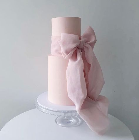 Elegant Cake Pops, Bow Cakes, Birthday Dinner Party, Bridal Shower Inspiration, Tiered Cake, Creative Birthday Cakes, Baptism Cake, Elegant Cakes, Just Cakes