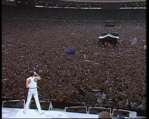 Freddie Mercury, Live Aid: July 13, 1985 Midge Ure, Metallica Concert, Bob Geldof, Live Aid, Freddy Mercury, We Are The Champions, Roger Taylor, Queen Freddie Mercury, Queen Pictures