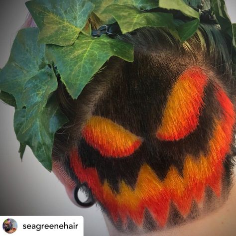 Super spooky pumpkin face hair art for Halloween. Are you ready to get spooky? Whether you're looking for fun hairstyles for Halloween or Halloween hair color ideas, you'll get some serious hair inspo from this post! Here are 31 of the coolest, most creative Halloween hairstyles on the planet! Halloween Hair Dye, Fall Balayage Hair, Coffee Hair Color, Fall Hair Highlights, Lantern Silhouette, Thanksgiving Hairstyles, Dark Fall Hair Colors, Halloween Hairstyles, Dark Fall Hair