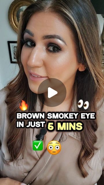 Saniksha Adnani 🔹 Beauty Educator For Beginners on Instagram: "Get party-ready with a gorgeous Brown Smokey Eye in just 5 minutes! Perfect for any wedding or celebration ✨
This eye makeup look complements any outfit and hairstyle!

1. Apply eyeshadow primer on your eyelids.
2. Use a dense brush to apply dark brown eyeshadow on your eyelids.
3. Blend a medium brown shade on the edges with a soft brush.
4. Blend a lighter brown shade on the edges with the same brush.
5. Apply dark brown eyeshadow on the lower lash line with a pencil brush.
6. Blend a lighter brown shade on the lower lash line.
7. Add eyeliner to the lower and top waterlines.
8. Smudge black eyeshadow on the lower lash line.
9. Highlight the inner corners and brow bone.
10. Finish with mascara.

Voilà! You've got stunning ey Brown Eye Tutorial, Soft Smokey Eye Makeup Tutorial, Dark Brown Eyeshadow, Huda Beauty Products, Brown Smokey Eyes, Makeup Influencer, Brown Eye Makeup Tutorial, Brown Smokey Eye Makeup, Brown Smokey Eye