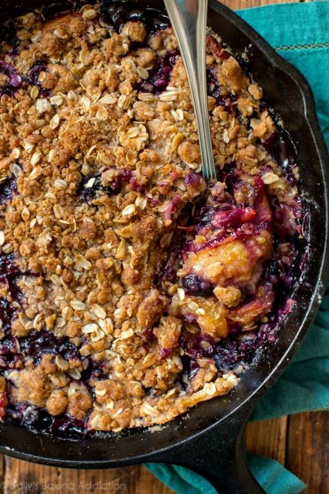 Peach Blueberry Crisp, Blueberry Crumble Pie, Blueberry Crisp Recipe, Peach Crisp Recipe, Blueberry Crisp, Peach Blueberry, Savory Pumpkin Recipes, Peach Crisp, Pie Crumble