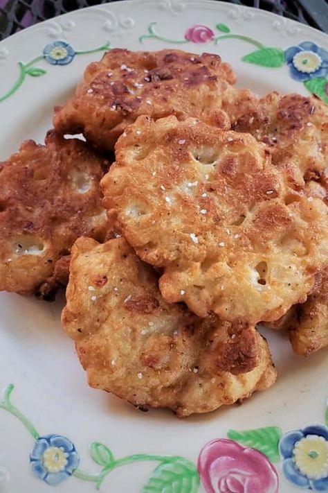 Onion Patties, Baked Appetizers, Pasties Recipes, Pool Party Food, Vegetable Appetizers, Recipe For 2, Patties Recipe, Favorite Dips, Summer Appetizer