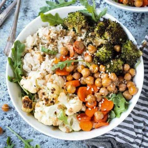 Gluten Free Buddha Bowl, Brown Rice Bowl, Veggie Rice Bowl, Veggie Rice, Superfood Bowl, Breakfast Low Carb, Rice Bowls Recipes, Grain Bowl, Veggie Bowl