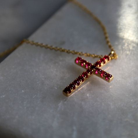 Jewelry Accessories Necklaces, Cross Pendent, Necklace Ruby, Accessories Necklaces, Diamond Cross Necklaces, Necklace Cross, Brand Accessories, Gold Cross Necklace, Piercings Jewelry