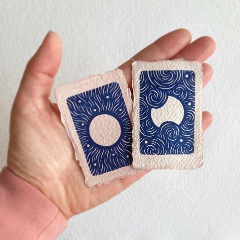 Linocut Business Card, Mini Lino Print, Block Print Cards, Lino Print Cards, Lino Stamp Ideas, Simple Lino Print Ideas, Easy Lino Print Ideas, Lino Print Ideas Simple, Pattern Linocut