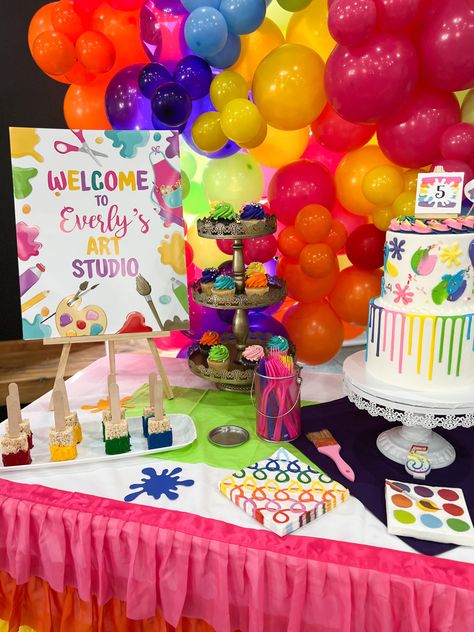 Art Theme Cake, Art Party Ideas, Art Party Cakes, Art Homeschool, Rainbow Themed Birthday Party, Kids Painting Party, Art Birthday Party, Art Theme, Theme Cake