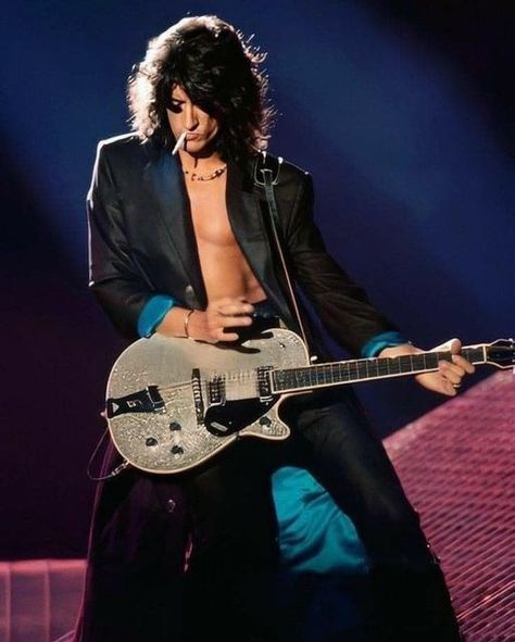 Joe Perry Joe Perry Guitar, Aerosmith Guitarist, 80s Heavy Metal, Rocker Boy, Best Guitar Players, Joe Perry, Steve Perry, Musica Rock, Steven Tyler