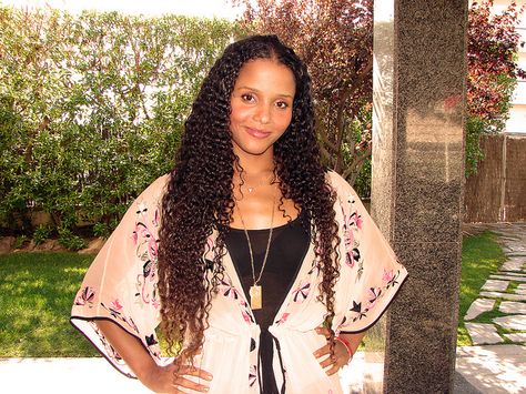 Sydney Tamiia Poitier Sydney Poitier, Noodle Hair, Sidney Poitier, Long Hair Care, Beautiful Teeth, Big Curly Hair, Boring Hair, Long Curls, Curly Hair Inspiration