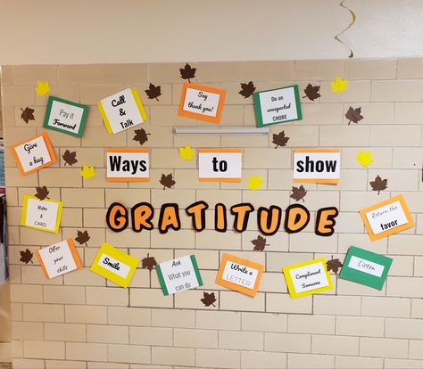 Cute Simple Bulletin Boards, Ways To Show Gratitude Bulletin Board, Gratitude Board Classroom, Generosity Bulletin Board Ideas, Gratitude Door Decorations Classroom, Gratitude Bulletin Boards For School, Grateful Bulletin Board Ideas, Grateful Bulletin Board, Respiratory Quotes