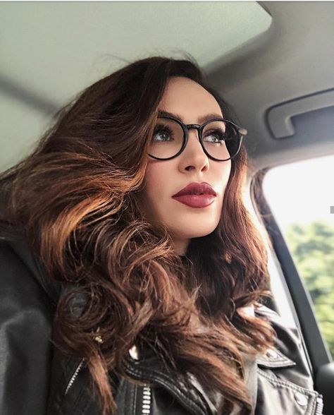 Micheline Pitt Micheline Pitt, New Glasses, Cat Eye Glass, Makeup Artist, Pin Up, Fashion Inspo, My Style, Hair Styles, Hair