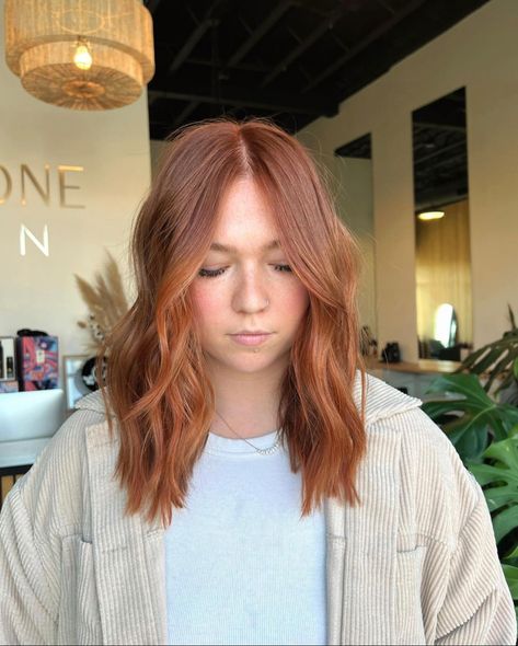 Medium Length Haircut Copper, Medium Short Red Hair Styles, Red Hair With Darker Roots, Mid Length Haircut Red Hair, Julianne Bough Red Hair, Red Hair Layers Short, Red Hair Cuts Medium Shoulder Length, Red Hair Bob Haircut Shoulder Length, Copper Hair Long Bob