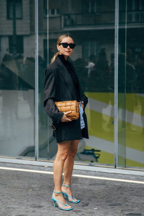 Casual Chique Stijl, Milan Fashion Week Spring 2020, Caroline Daur, Pernille Teisbaek, Bottega Veneta Cassette, Fashion Week Spring 2020, Girl Boss Style, Plunge Dress, Popsugar Fashion