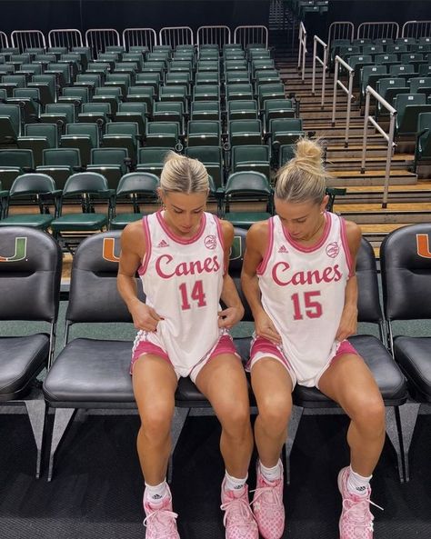 Basketball Uniforms Womens, Hanna Cavinder, Cavinder Twins, Basketball Tutorial, Basketball Pictures Poses, Basketball Quotes Inspirational, Pink Basketball, Basketball Hairstyles, Soccer Photography