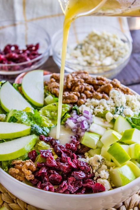 Apple Gorgonzola Salad (Buca di Beppo Copycat) - The Food Charlatan Apple Gorgonzola Salad, Gorgonzola Salad, Spiced Walnuts, Apple Walnut Salad, The Food Charlatan, Apple Salad Recipes, Resep Salad, Food Charlatan, Walnut Salad