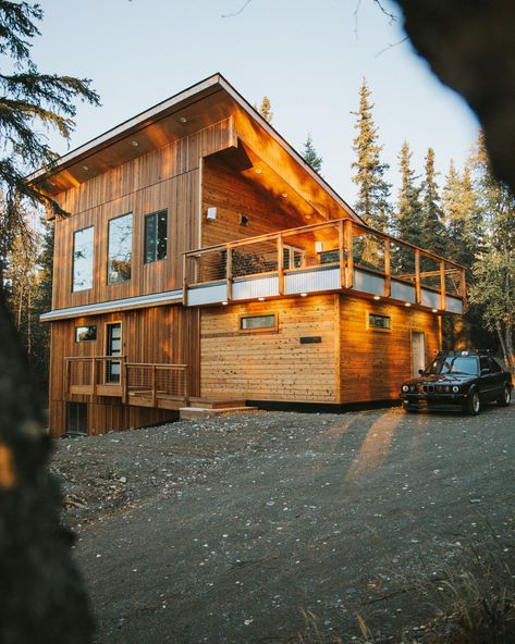 Alaskan Homes, Alaska Cabin, Alaska House, Home Decor Minimalist, Build Your Own House, Open Layout, Decor Minimalist, House Goals, Mini House