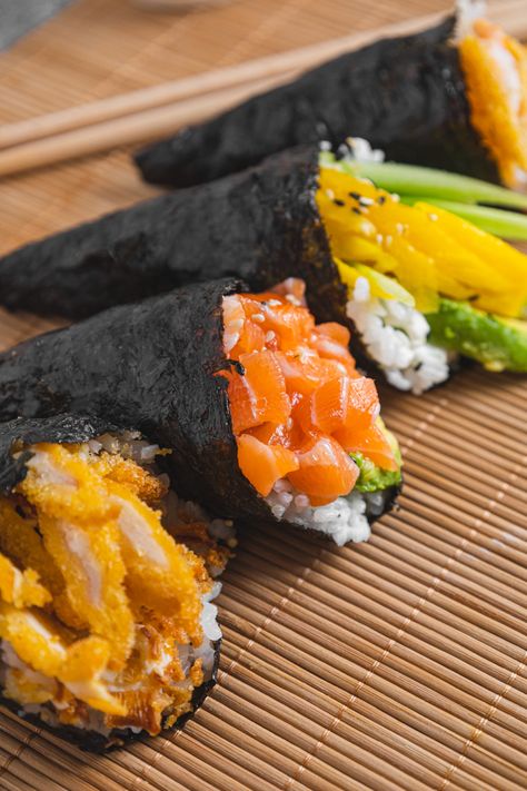 Sushi photography, temaki Sushi Photography, Temaki Sushi, Sushi Recipes, Best Foods, Editorial, Yummy Food, Restaurant, Ethnic Recipes, Photography