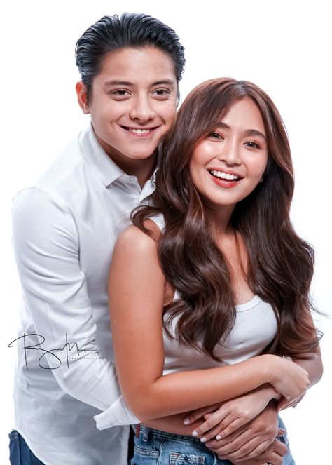 Daniel Padilla, Cant Help Falling In Love, Couple Picture Poses, Cute Couples Hugging, Best Photo Poses, Photo Poses For Couples, Kissing Couples, Couple Photography Poses, Couple Poses