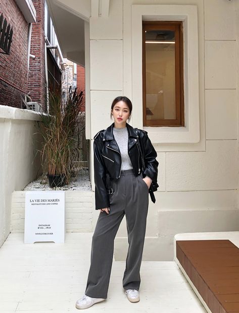 Japan Outfits, Korean Outfit Street Styles, Best Winter Outfits, Elegante Casual, Classy Fashion, Minimal Outfit, Midi Skirts, Moda Vintage, 가을 패션